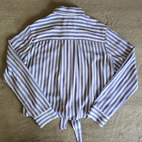 Rails Val Blue White Stripe tie front button up shirt size medium - Picture 9 of 14